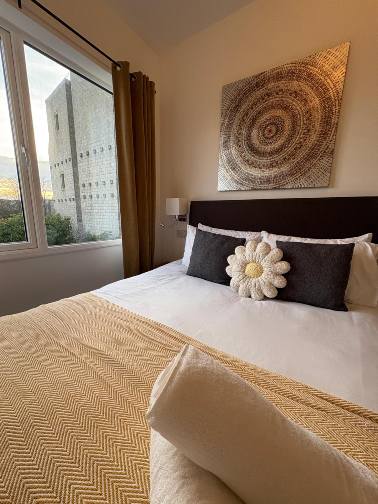 Mandela House Apartments Kirkcaldy Bagian luar foto